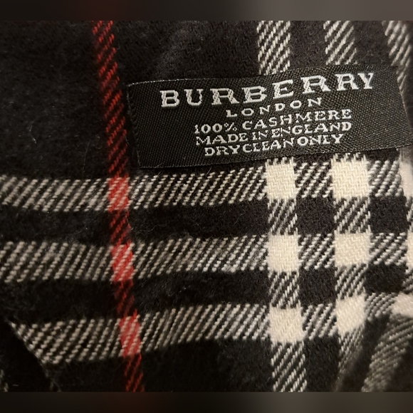 Vintage Burberry Black & Red Nova Check Pure Cashmere Warm Winter Scarf - Picture 7 of 7